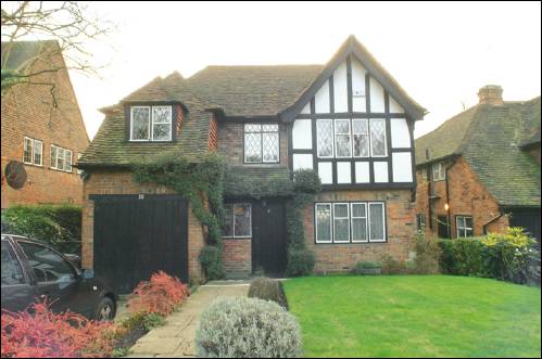 18 Edmunds Walk